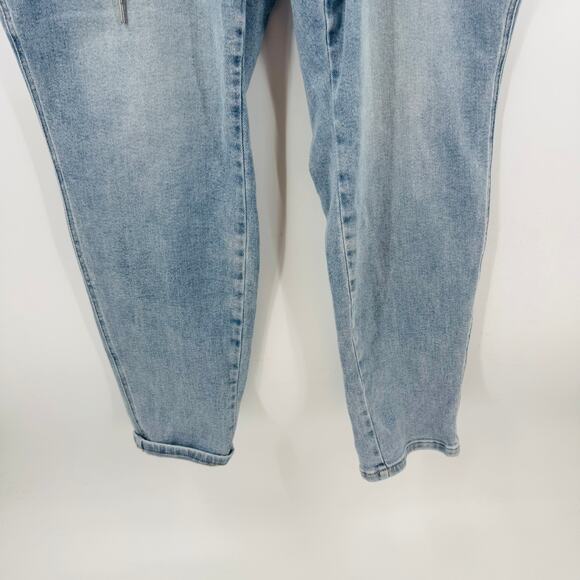 Judy Blue Women’s 20W Drawstring Waist Relaxed Tapered Jeans Light Wash‎ Denim - Picture 8 of 12